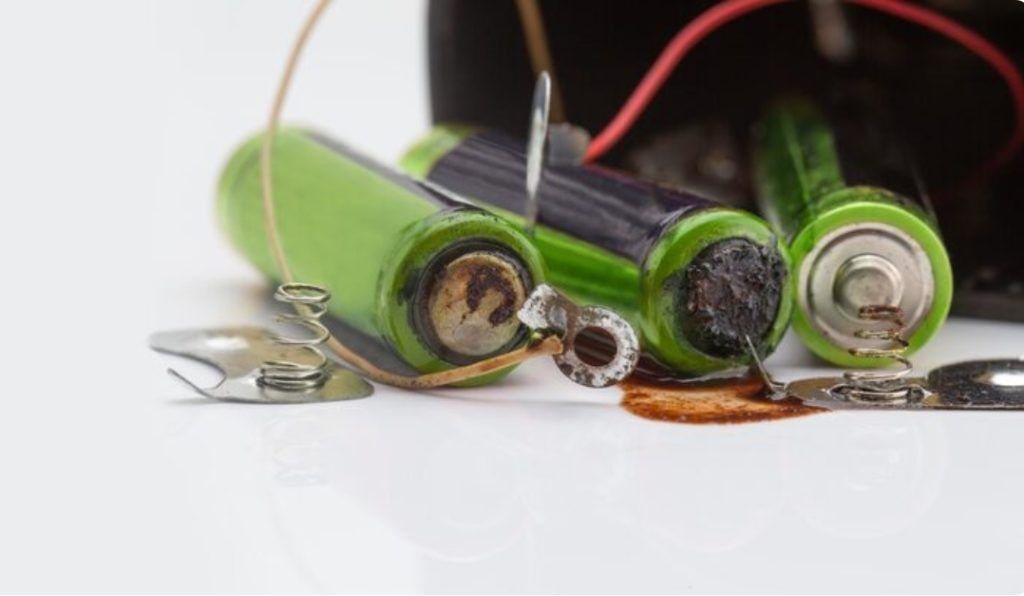 电解液泄漏检测仪：如何精准排查电池“隐形杀手”？